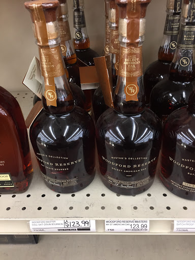 Beer Store «Family Beer & Liquor Store», reviews and photos, 20200 US Rte 20 Frontage Rd, East Dubuque, IL 61025, USA