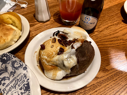 American Restaurant «Cracker Barrel Old Country Store», reviews and photos, 30 Research Dr, Milford, CT 06460, USA