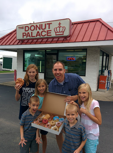 Donut Shop «Donut Palace», reviews and photos, 175 Tennessee Blvd, Lebanon, TN 37087, USA