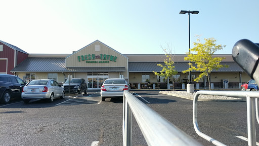 Grocery Store «Fresh Thyme Farmers Market- Lafayette», reviews and photos, 220 S Creasy Ln, Lafayette, IN 47905, USA