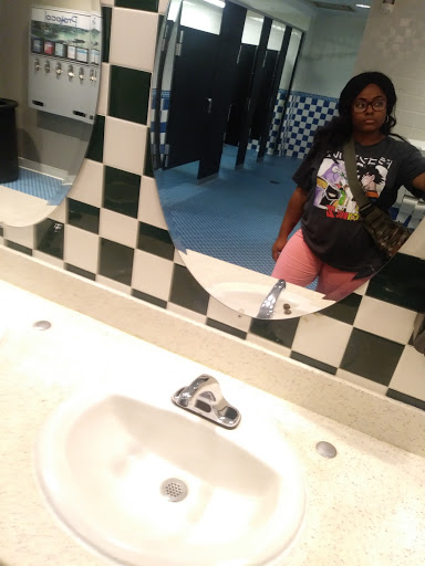 Movie Theater «Regal Cinemas Hamilton Commons 14», reviews and photos, 4215 E Black Horse Pike, Mays Landing, NJ 08330, USA