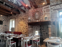 Atmosphère du Bistrot des quais creperie glacier restaurant à Argentat-sur-Dordogne - n°4
