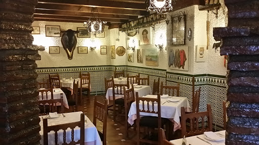Sams Bar Fuengirola - C. Salinas, 36B, 29640 Fuengirola, Málaga