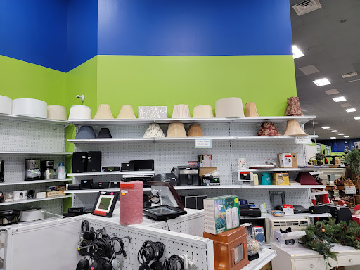 Thrift Store «Good Stuff Thrift», reviews and photos, 543 Lincoln Hwy, Fairless Hills, PA 19030, USA