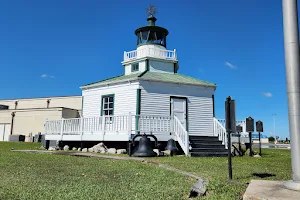 Halfmoon Reef Lighthouse image