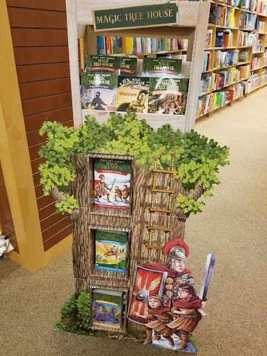 Book Store «Barnes & Noble Booksellers Boca Raton», reviews and photos, 1400 Glades Rd, Boca Raton, FL 33431, USA