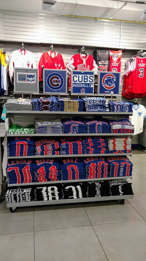 Shoe Store «Champs Sports», reviews and photos, 5 Woodfield Mall D-101, Schaumburg, IL 60173, USA