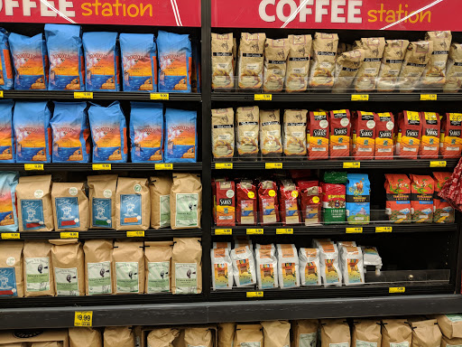 Grocery Store «Grocery Outlet Bargain Market», reviews and photos, 5615 Woodruff Ave, Lakewood, CA 90713, USA