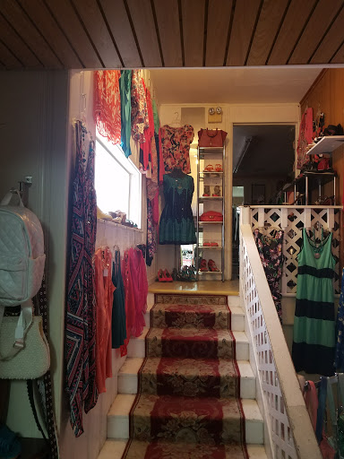 New To You Consignment Shop, 6707 Massachusetts Ave, New Port Richey, FL 34653, USA, 