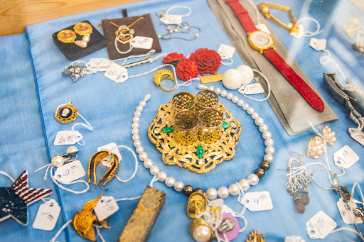 Thrift Store «Pocket Change Thrift, Antiques, and re-purpose store», reviews and photos, 1300 E State St, Alliance, OH 44601, USA