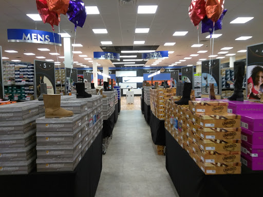 Shoe Store «Shoe Carnival», reviews and photos, 511 S Plano Rd, Richardson, TX 75081, USA
