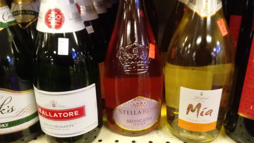 Beer Store «D & G Liquors», reviews and photos, 18027 Garland Groh Blvd, Hagerstown, MD 21740, USA