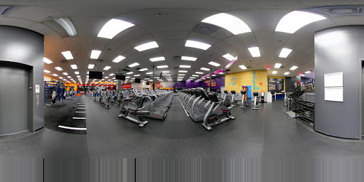Health Club «Crunch - Greenpoint», reviews and photos, 825 Manhattan Ave, Brooklyn, NY 11222, USA