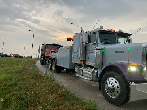 Towing Service «Rex Auto Body and 24/7 Towing», reviews and photos, 4910 W Elm St, McHenry, IL 60050, USA