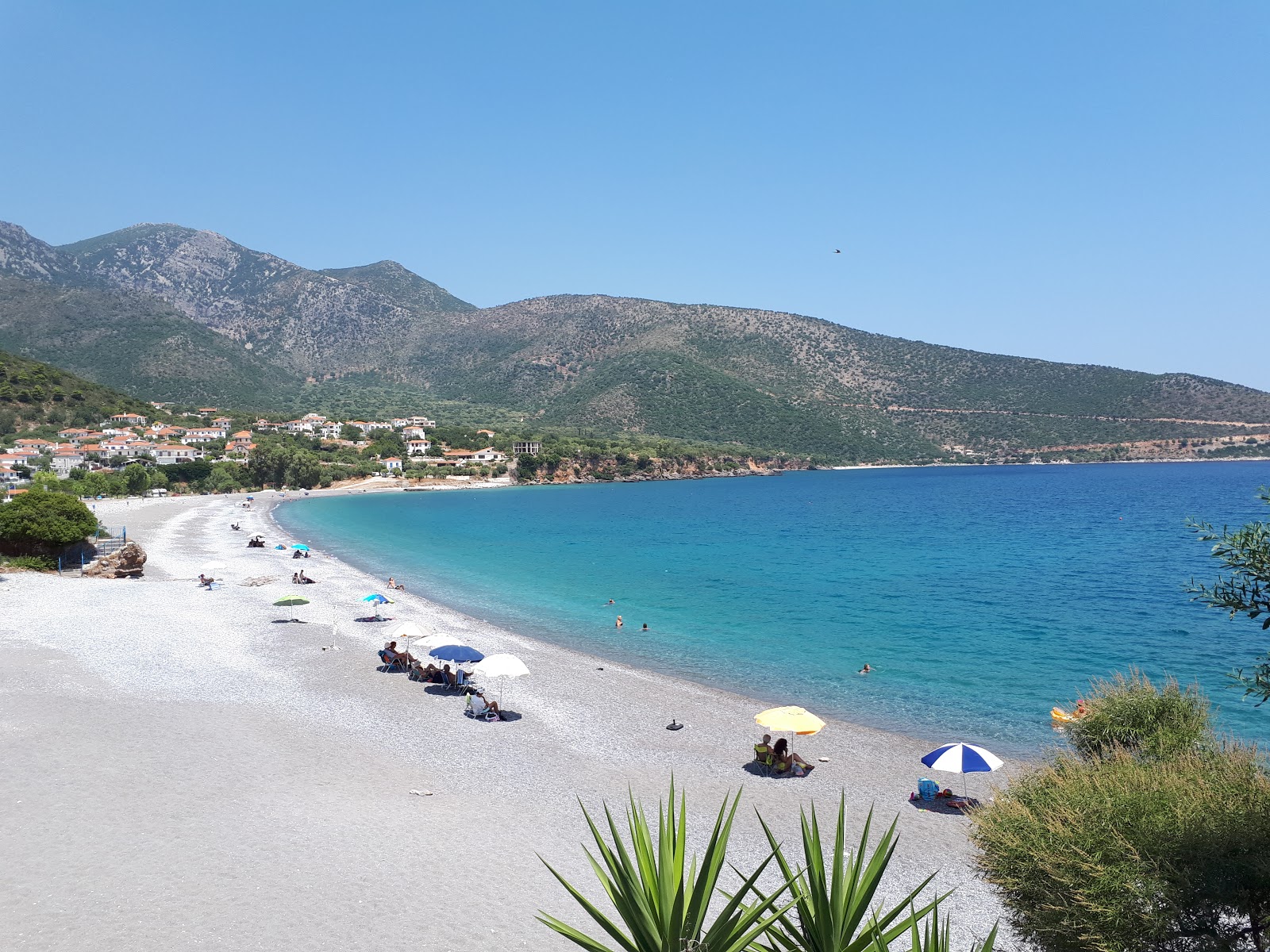Foto von Zorakas Bay beach mit graue kiesel Oberfläche