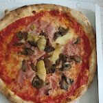 Photo n°2 de l'avis de Andrea. fait le 07/08/2020 à 12:44 sur le  Pizzeria Vesuvio à Desenzano del Garda