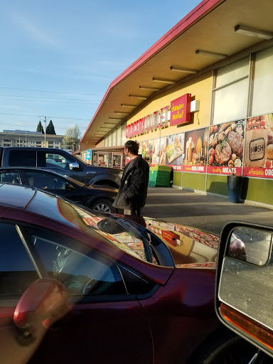 Grocery Store «Grocery Outlet Bargain Market», reviews and photos, 354 S 1st Ave, Hillsboro, OR 97123, USA