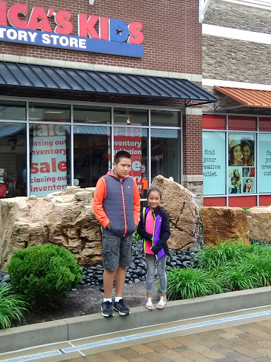 Shopping Mall «Taubman Prestige Outlets», reviews and photos, 17057 N Outer 40 Rd, Chesterfield, MO 63005, USA