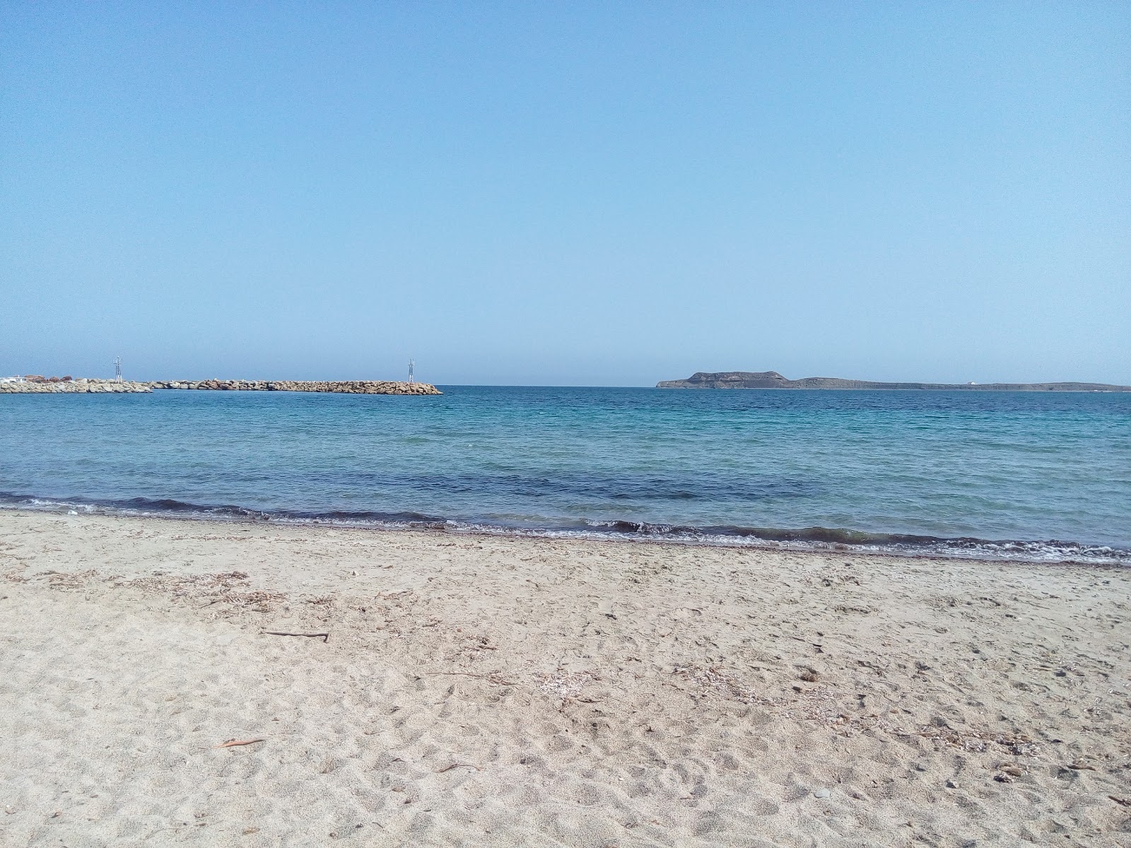 Foto di Plaka Beach - luogo popolare tra gli intenditori del relax