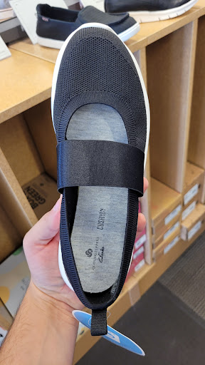 Shoe Store «DSW Designer Shoe Warehouse», reviews and photos, 23171 W Outer Dr, Allen Park, MI 48101, USA