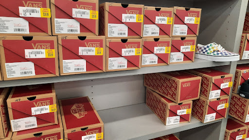 Shoe Store «Shoe Show Mega Store», reviews and photos, 941 N Dupont Blvd #6, Milford, DE 19963, USA