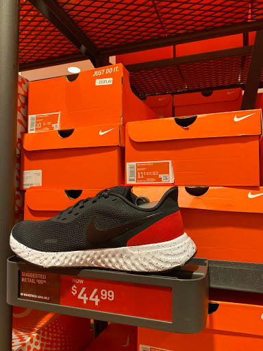 Clothing Store «Nike Factory Store», reviews and photos, 917 Lighthouse Pl, Michigan City, IN 46360, USA