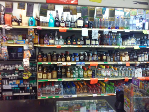 Liquor Store «Greenhaven Wine & Liquor», reviews and photos, 6421 Riverside Blvd, Sacramento, CA 95831, USA