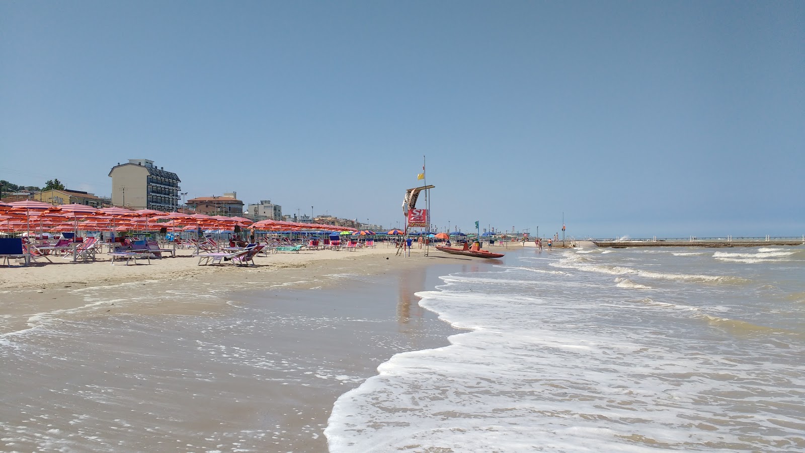 Fotografie cu Falconara beach cu nivelul de curățenie înalt