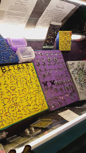 Tattoo Shop «hollywood ink», reviews and photos, 809 S Danny Thomas Blvd, Memphis, TN 38126, USA