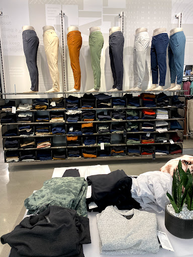 Sportswear Store «lululemon», reviews and photos, 8702 Keystone Crossing #21, Indianapolis, IN 46240, USA