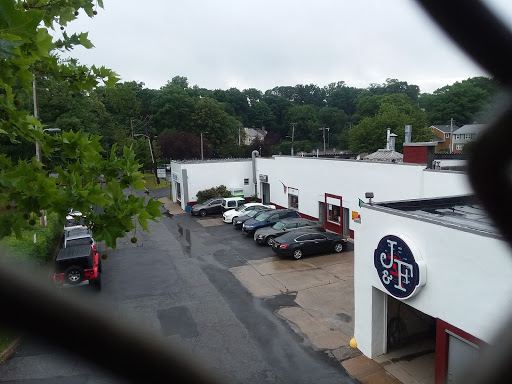 Auto Repair Shop «J & F Chatsworth Autobody», reviews and photos, 1 Vine St, Larchmont, NY 10538, USA