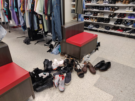 Clothing Store «Ross Dress for Less», reviews and photos, 1990 S University Dr, Davie, FL 33324, USA