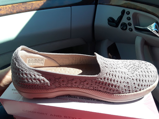 Shoe Store «SKECHERS Factory Outlet», reviews and photos, 1201 Airport Fwy #185, Euless, TX 76040, USA