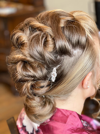 Hair Salon «The Parlour A Hair Salon», reviews and photos, 333 Jesse Jewell Pkwy SE, Gainesville, GA 30501, USA