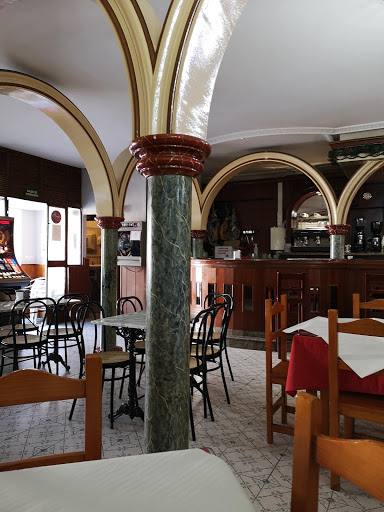 Cafeteria-Restaurante Los Arcos en Aznalcóllar