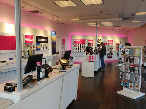 Cell Phone Store «T-Mobile», reviews and photos, 1981 Mohawk Blvd, Springfield, OR 97477, USA