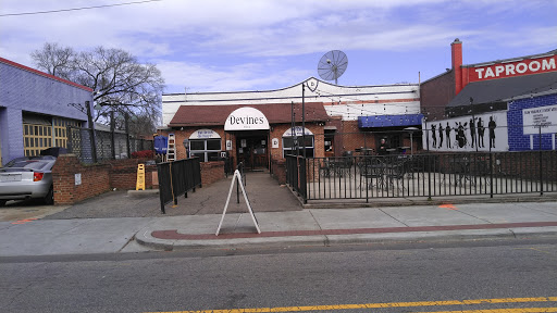 Devine's Restaurant & Sports Bar