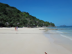 Phak Nam Bay Beach'in fotoğrafı ve yerleşim