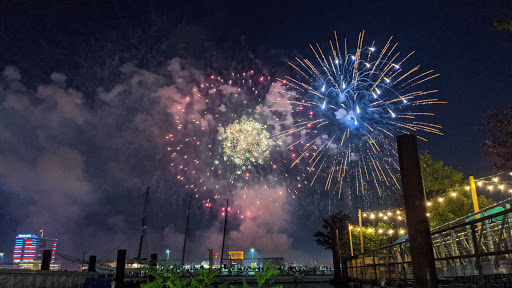 Park «Spruce Street Harbor Park», reviews and photos, 301 S Christopher Columbus Blvd, Philadelphia, PA 19106, USA