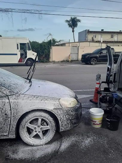 Bubble bath detailing car wash