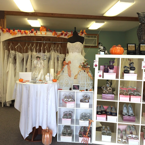 Bridal Shop «A Trace of Lace Bridal Boutique», reviews and photos, 230 N Main St, Rutland, VT 05701, USA