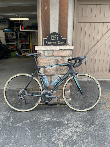 Bicycle Repair Shop «Evergreen Bicycle Outfitters», reviews and photos, 29017 Hotel Way #101c, Evergreen, CO 80439, USA