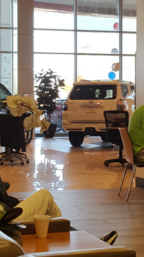 Toyota Dealer «Larry H. Miller Toyota Peoria», reviews and photos, 8633 W Bell Rd, Peoria, AZ 85382, USA