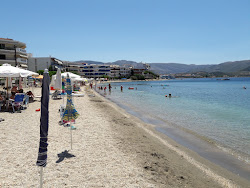 Foto von Kefala beach mit sehr sauber Sauberkeitsgrad