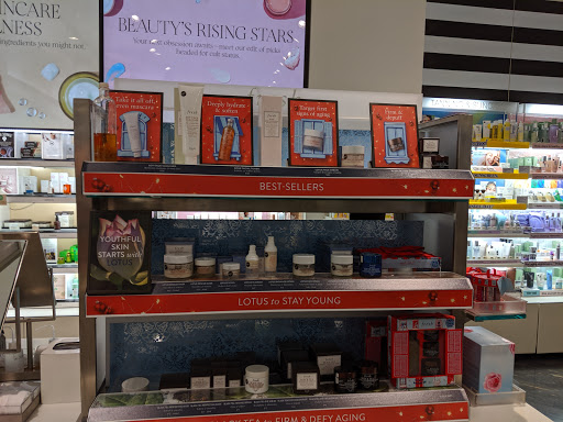 Cosmetics Store «SEPHORA», reviews and photos, 616 Southcenter Mall, Tukwila, WA 98188, USA