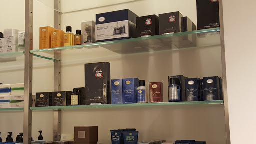 Department Store «Barneys New York, Chicago», reviews and photos, 15 E Oak St, Chicago, IL 60611, USA