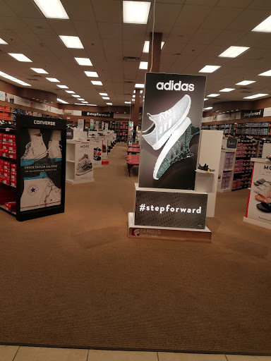 Shoe Store «Famous Footwear», reviews and photos, 14180 E Ellsworth Ave, Aurora, CO 80012, USA