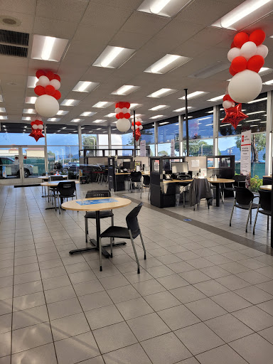 Car Dealer «Bob Smith Toyota», reviews and photos, 3333 Foothill Blvd, La Crescenta, CA 91214, USA