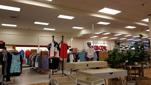 Department Store «T.J. Maxx», reviews and photos, 154 Rt. 9 - Rd 3, Englishtown, NJ 07726, USA