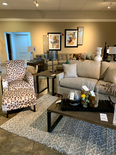 Furniture Store «La-Z-Boy Furniture Galleries», reviews and photos, 4087 Richmond Rd, Beachwood, OH 44122, USA